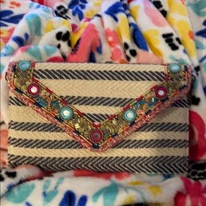 Beaded clutch